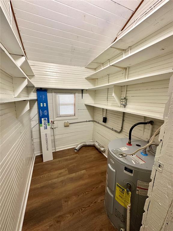 520 Southwest 5th Avenue Lake Butler, FL 32054 - Photo 21 of 54 a view of a walk in closet