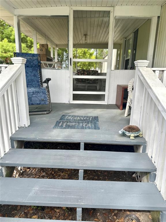 520 Southwest 5th Avenue Lake Butler, FL 32054 - Photo 33 of 54 a view of living room with furniture and a rug