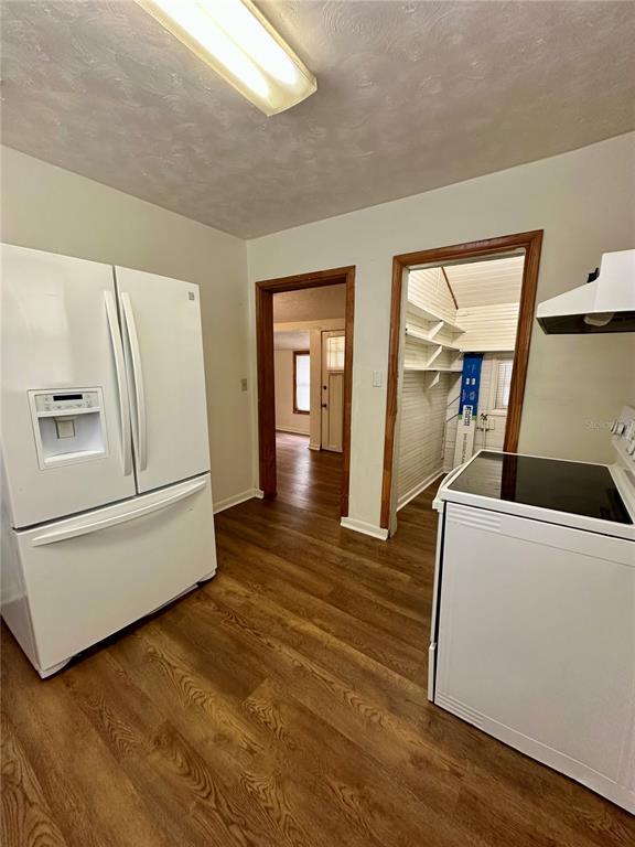 520 Southwest 5th Avenue Lake Butler, FL 32054 - Photo 4 of 54 a room with furniture and wooden floor