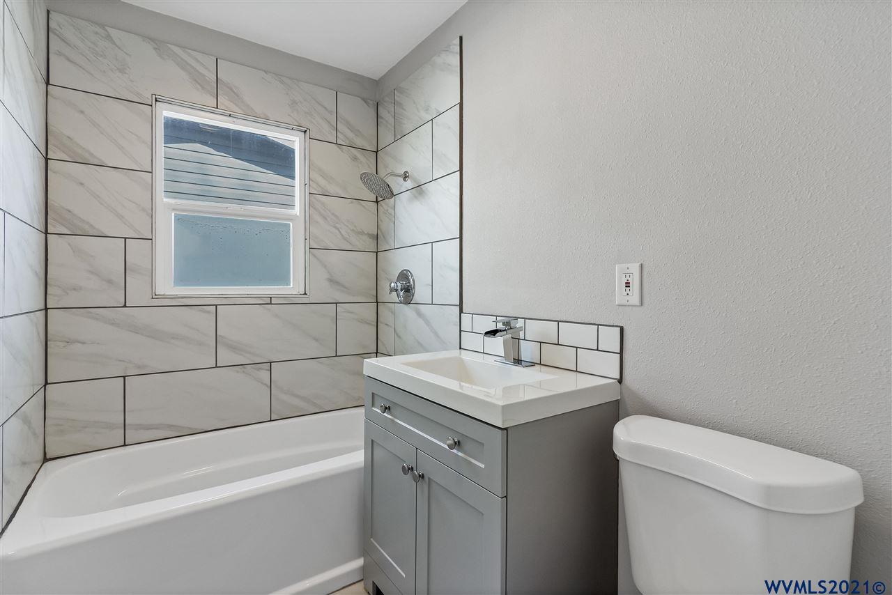 588 Southwest Clay Street Dallas, OR 97338 - Photo 22 of 31 Gallery Image 22