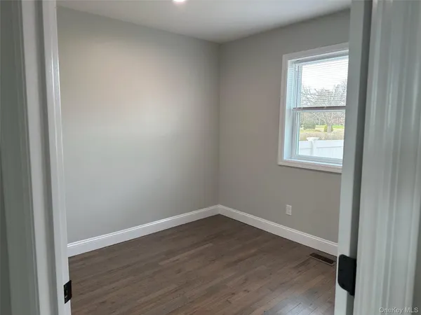 $2,750 | 99 North Railroad Avenue, Babylon, NY 11702