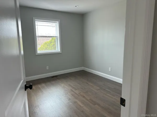 $2,750 | 99 North Railroad Avenue, Babylon, NY 11702