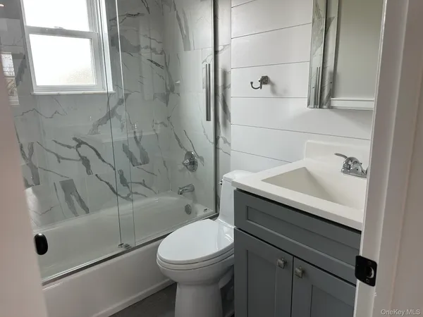 $2,750 | 99 North Railroad Avenue, Babylon, NY 11702