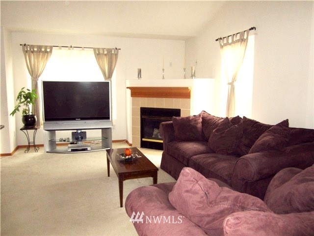 8311 233rd Street Southwest Edmonds, WA 98026 - Photo 3 of 10
