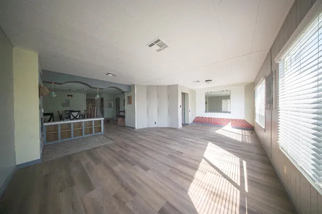 a view of livingroom with furniture