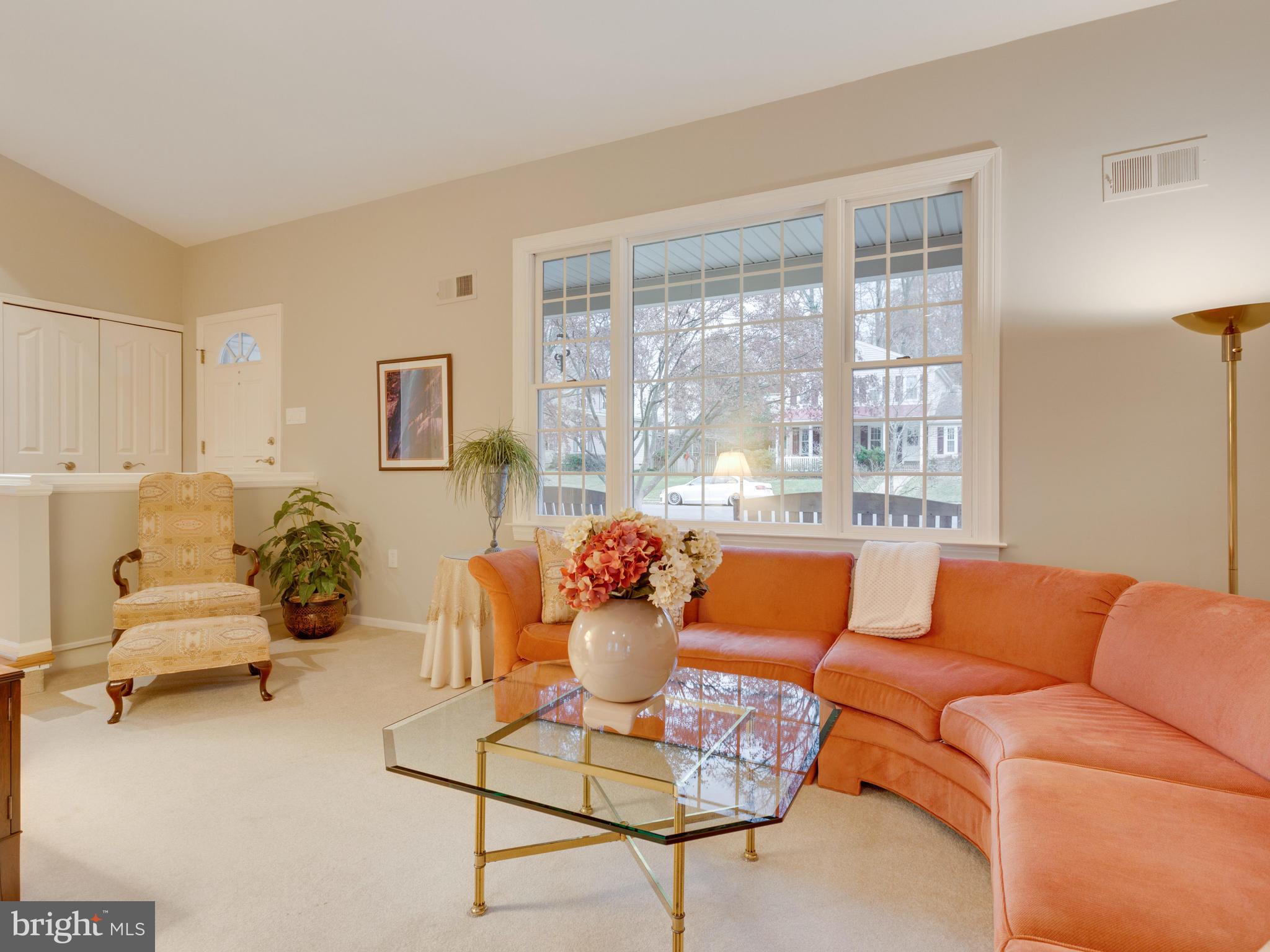 9022 Brook Ford Road Burke, VA 22015 - Photo 14 of 28 Living Room