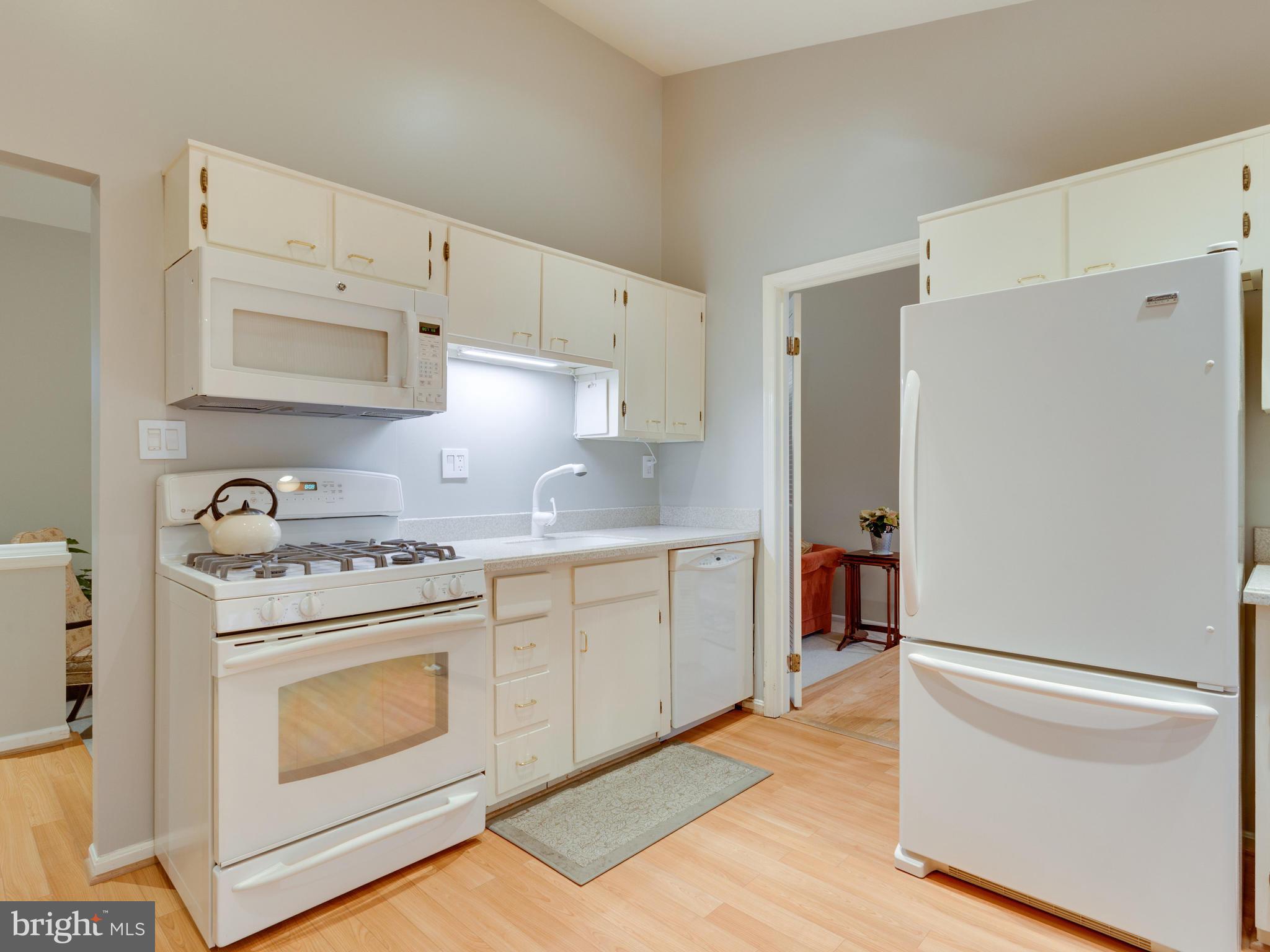 9022 Brook Ford Road Burke, VA 22015 - Photo 15 of 28 Kitchen
