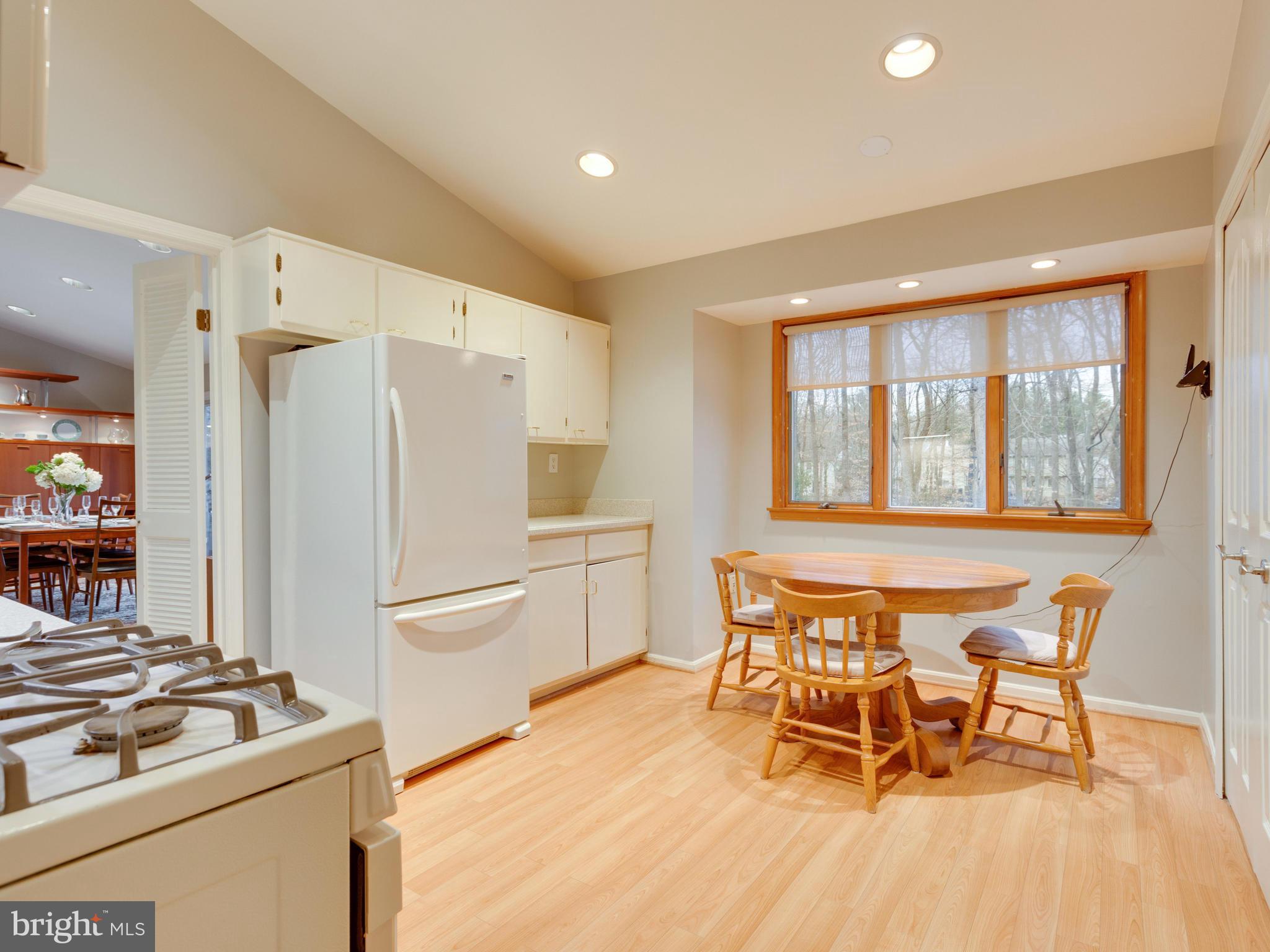 9022 Brook Ford Road Burke, VA 22015 - Photo 16 of 28 Kitchen