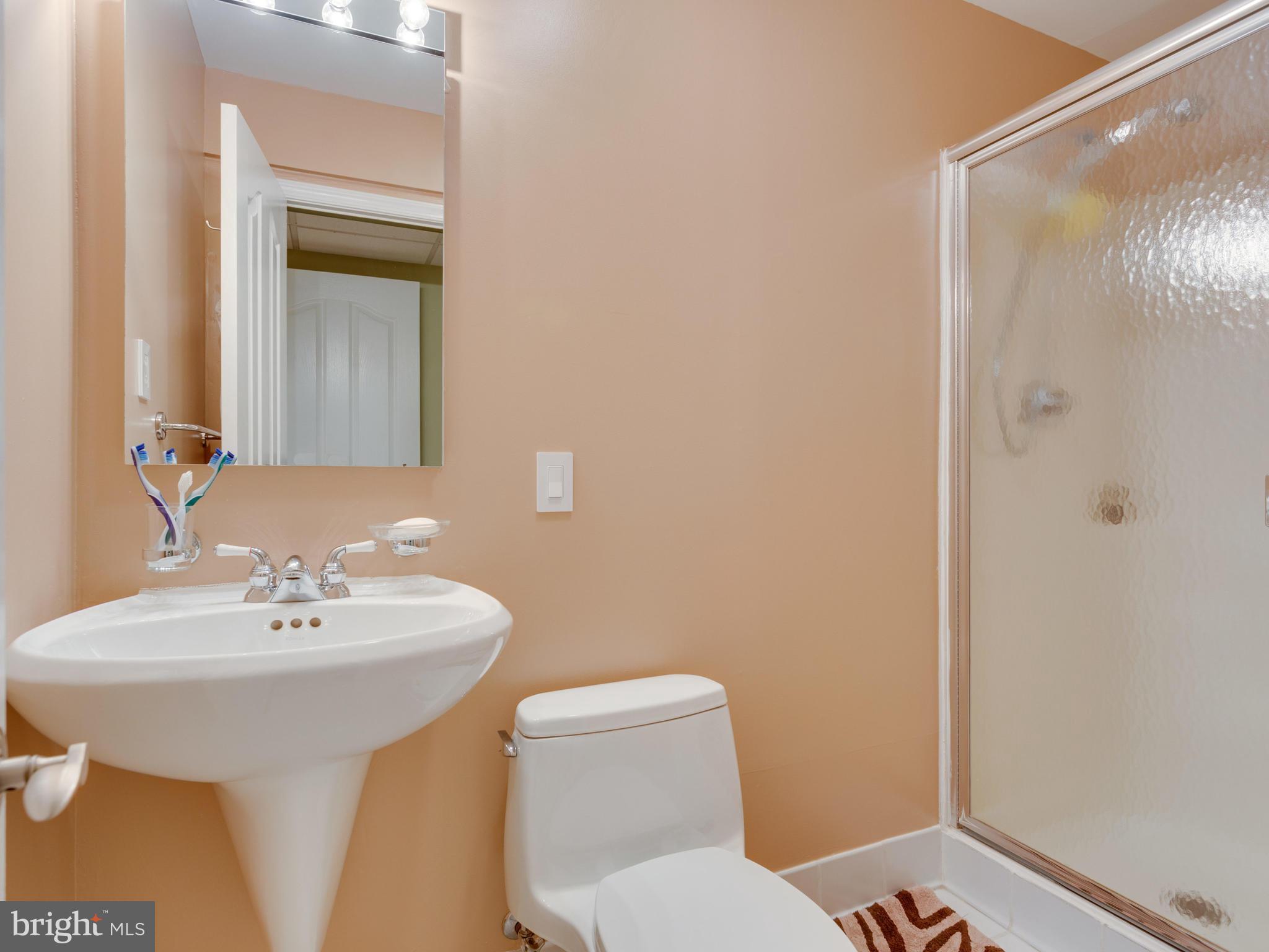 9022 Brook Ford Road Burke, VA 22015 - Photo 28 of 28 Bath