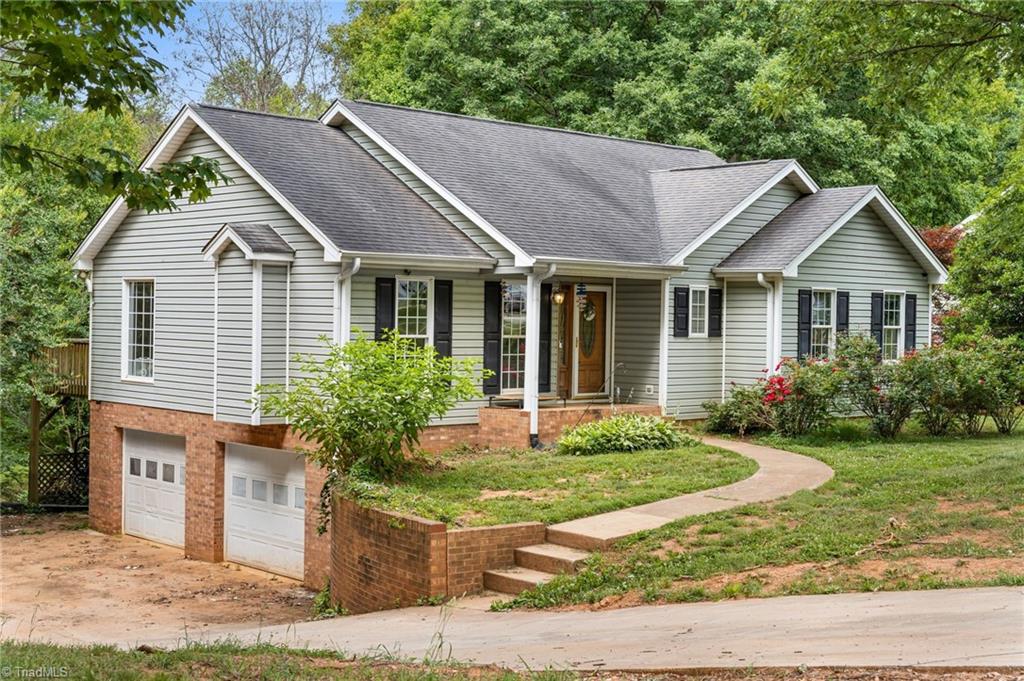 1085 Woodbury Road King, NC 27021 - Photo 6 of 34