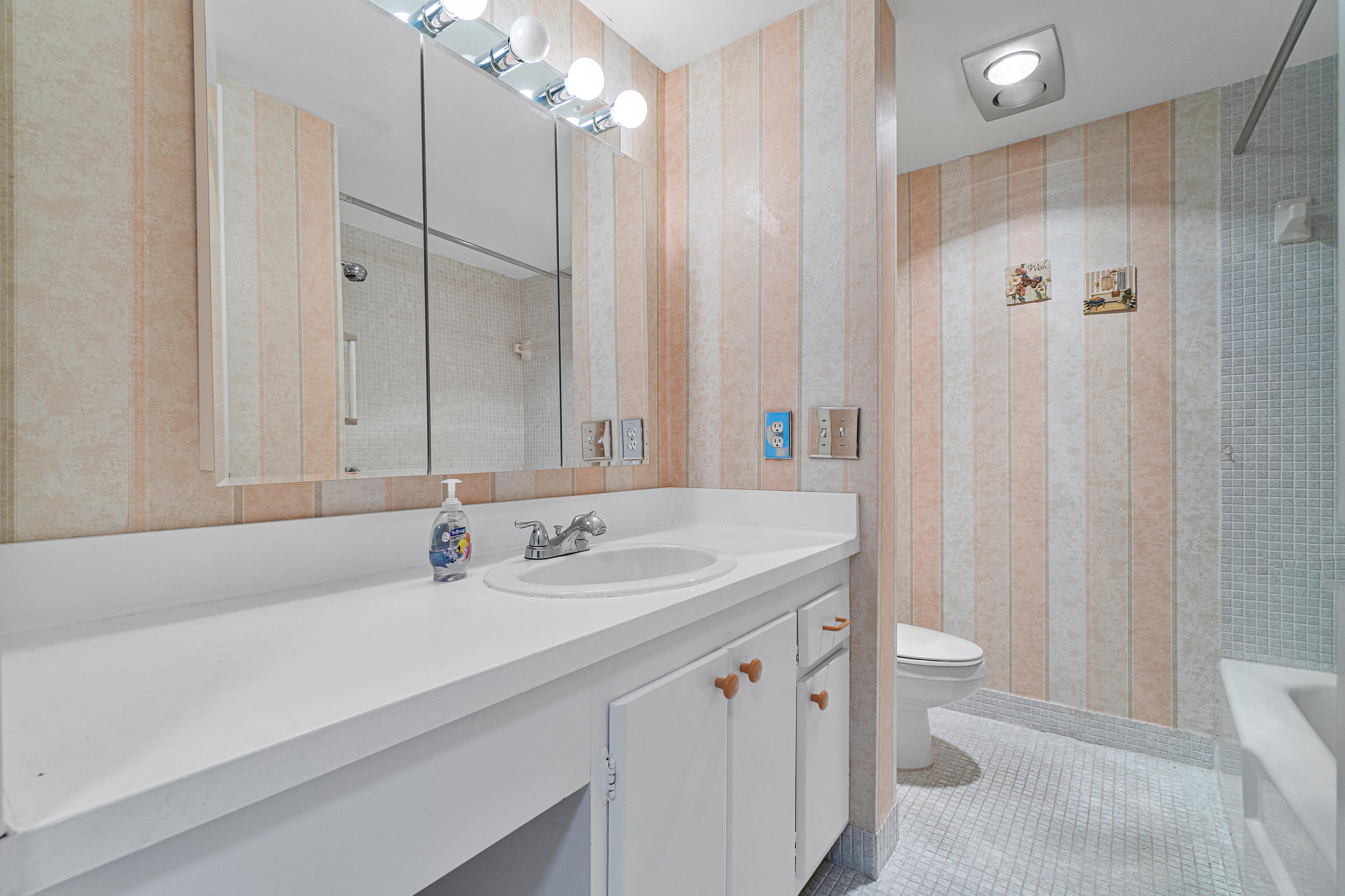 950 Ponce De Leon Road, Unit 2010 Boca Raton, FL 33432 - Photo 17 of 26 015-950PonceDeLeonRoad-BocaRaton-FL-3343