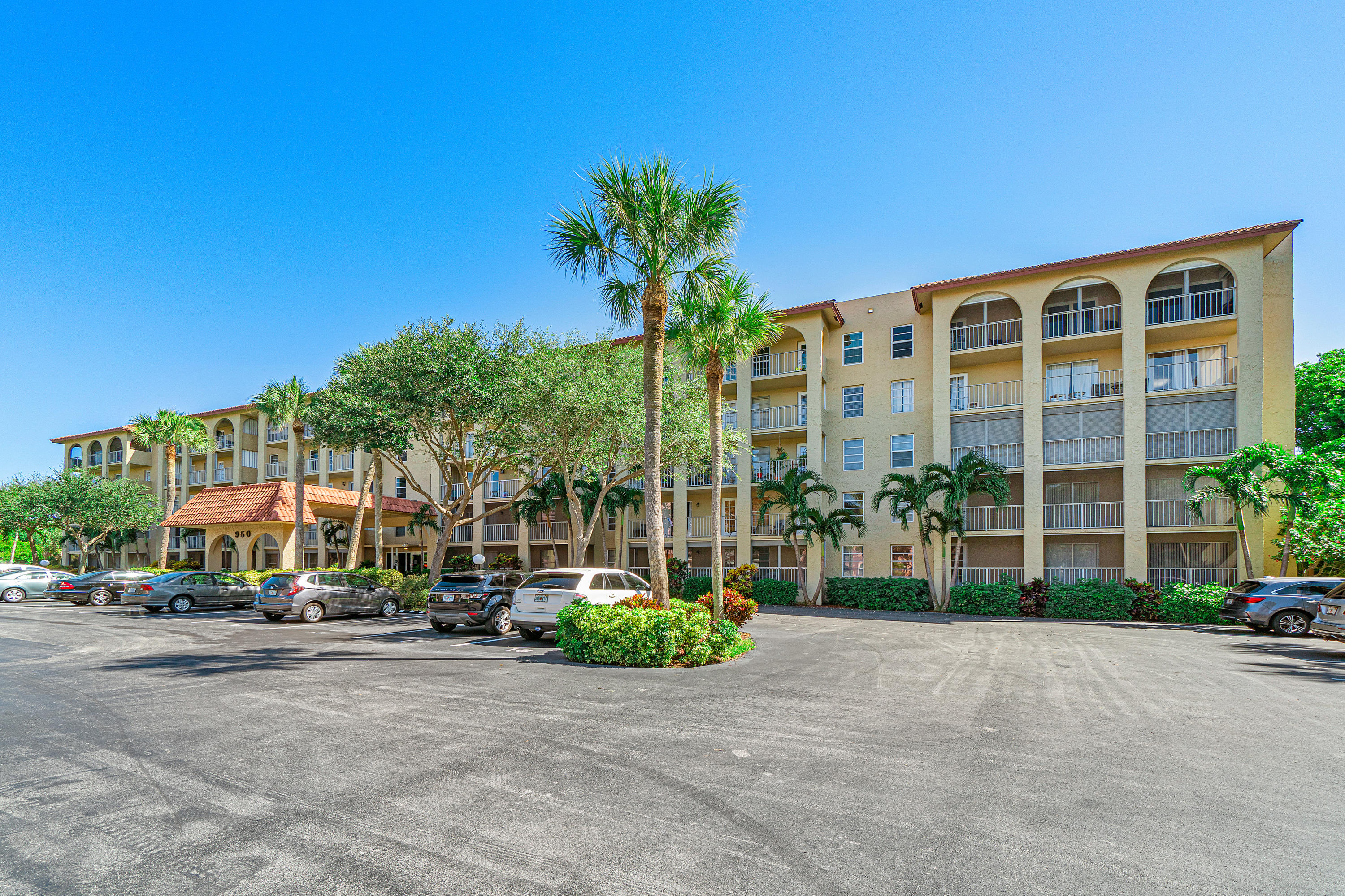 950 Ponce De Leon Road, Unit 2010 Boca Raton, FL 33432 - Photo 3 of 26 012-950PonceDeLeonRoad-BocaRaton-FL-3343
