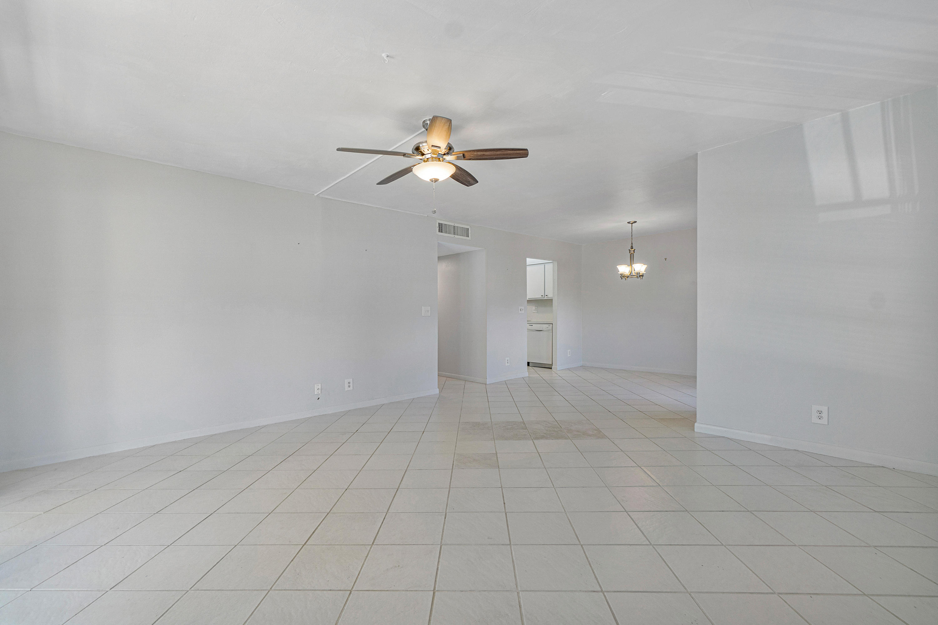 950 Ponce De Leon Road, Unit 2010 Boca Raton, FL 33432 - Photo 5 of 26 028-950PonceDeLeonRoad-BocaRaton-FL-3343