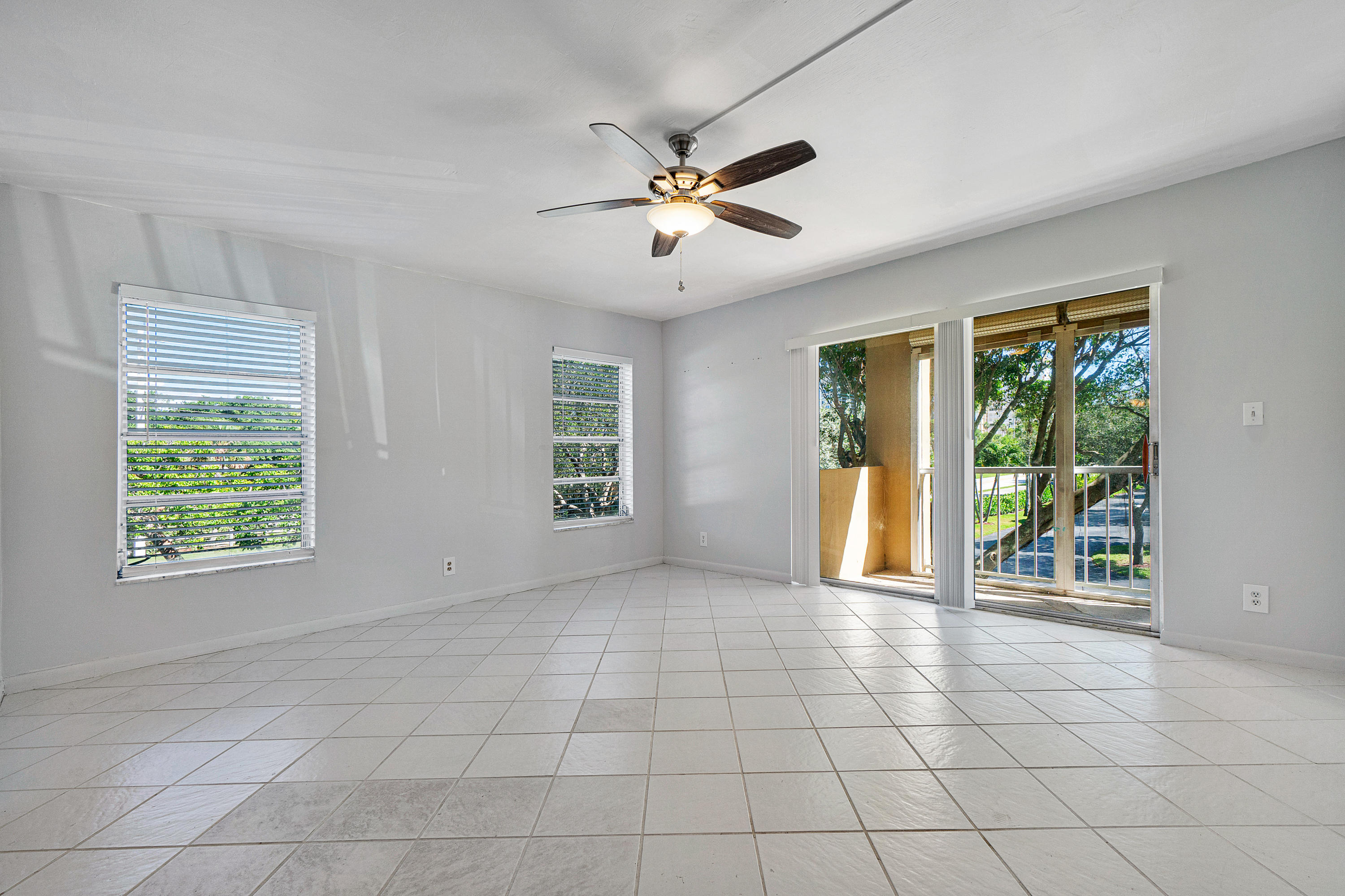 950 Ponce De Leon Road, Unit 2010 Boca Raton, FL 33432 - Photo 6 of 26 026-950PonceDeLeonRoad-BocaRaton-FL-3343