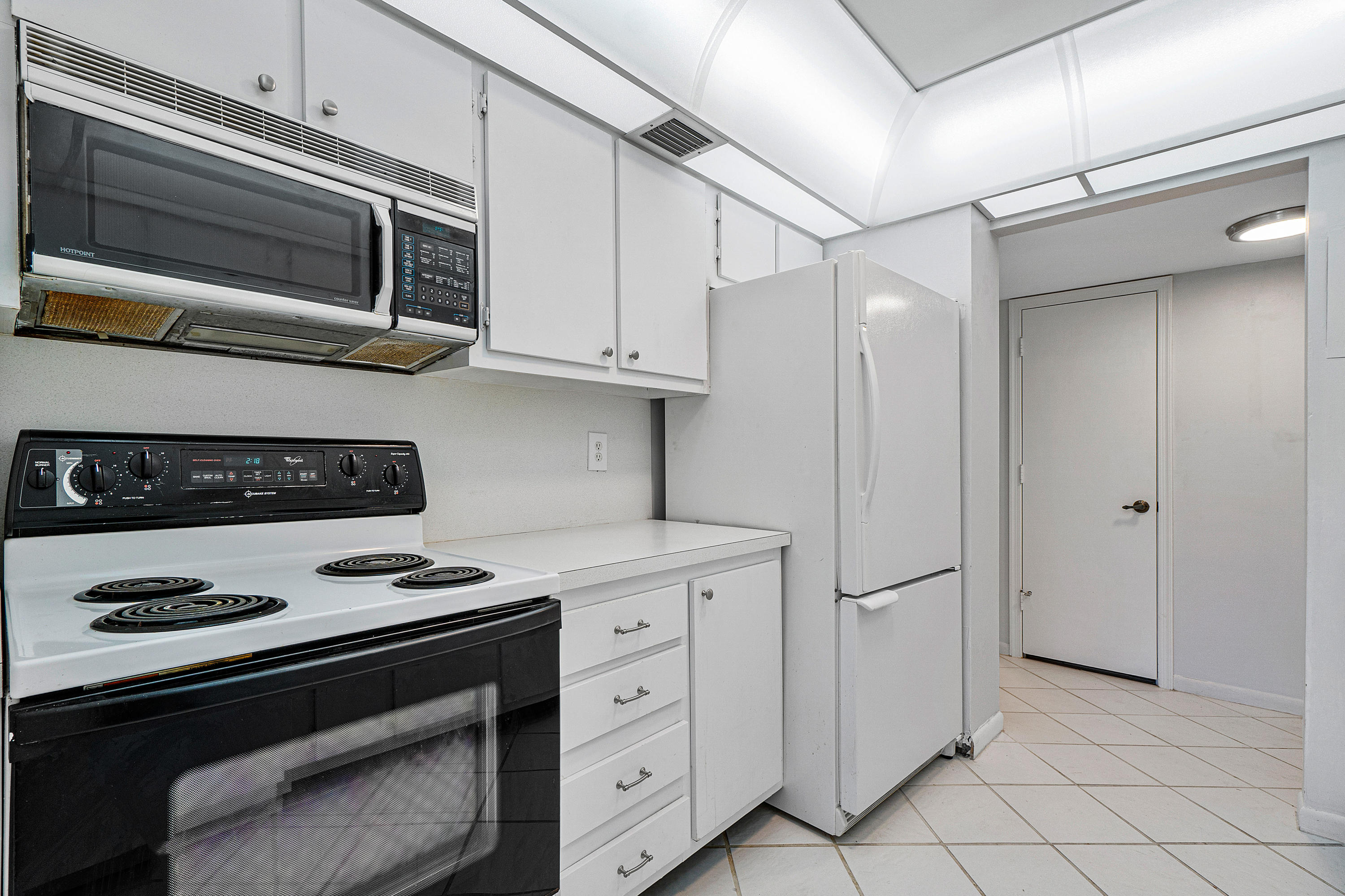 950 Ponce De Leon Road, Unit 2010 Boca Raton, FL 33432 - Photo 10 of 26 023-950PonceDeLeonRoad-BocaRaton-FL-3343