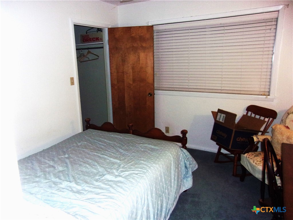 184 Russell Road Victoria, TX 77904 - Photo 12 of 22