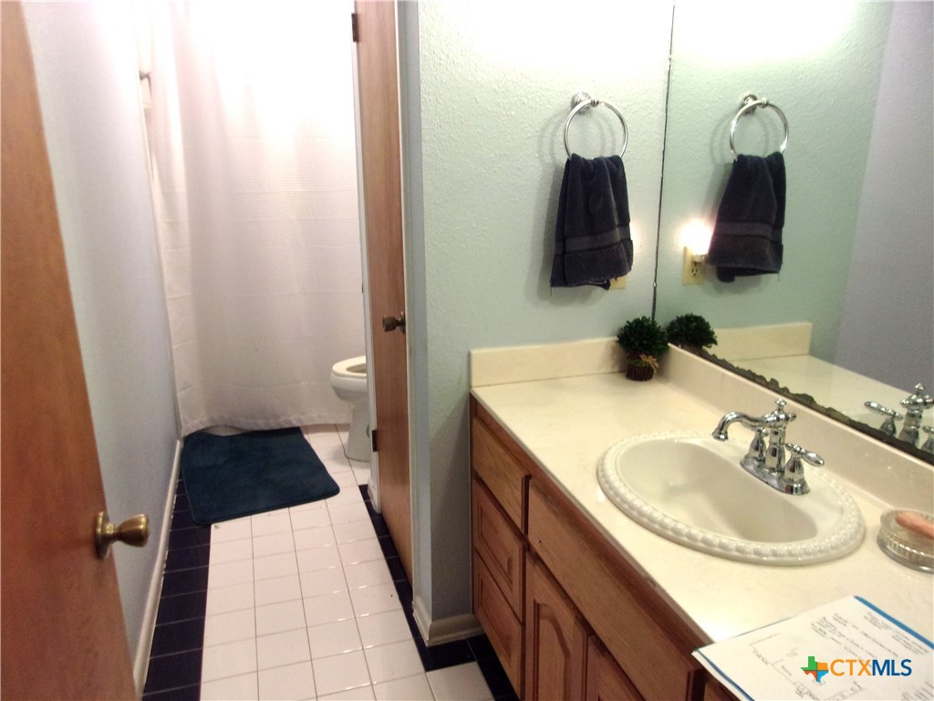 184 Russell Road Victoria, TX 77904 - Photo 15 of 22