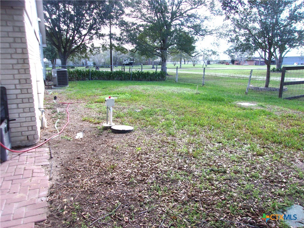 184 Russell Road Victoria, TX 77904 - Photo 17 of 22