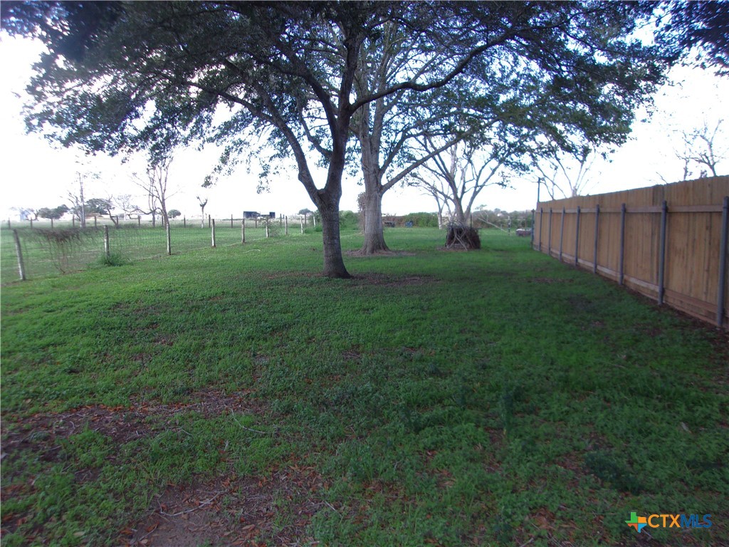 184 Russell Road Victoria, TX 77904 - Photo 19 of 22