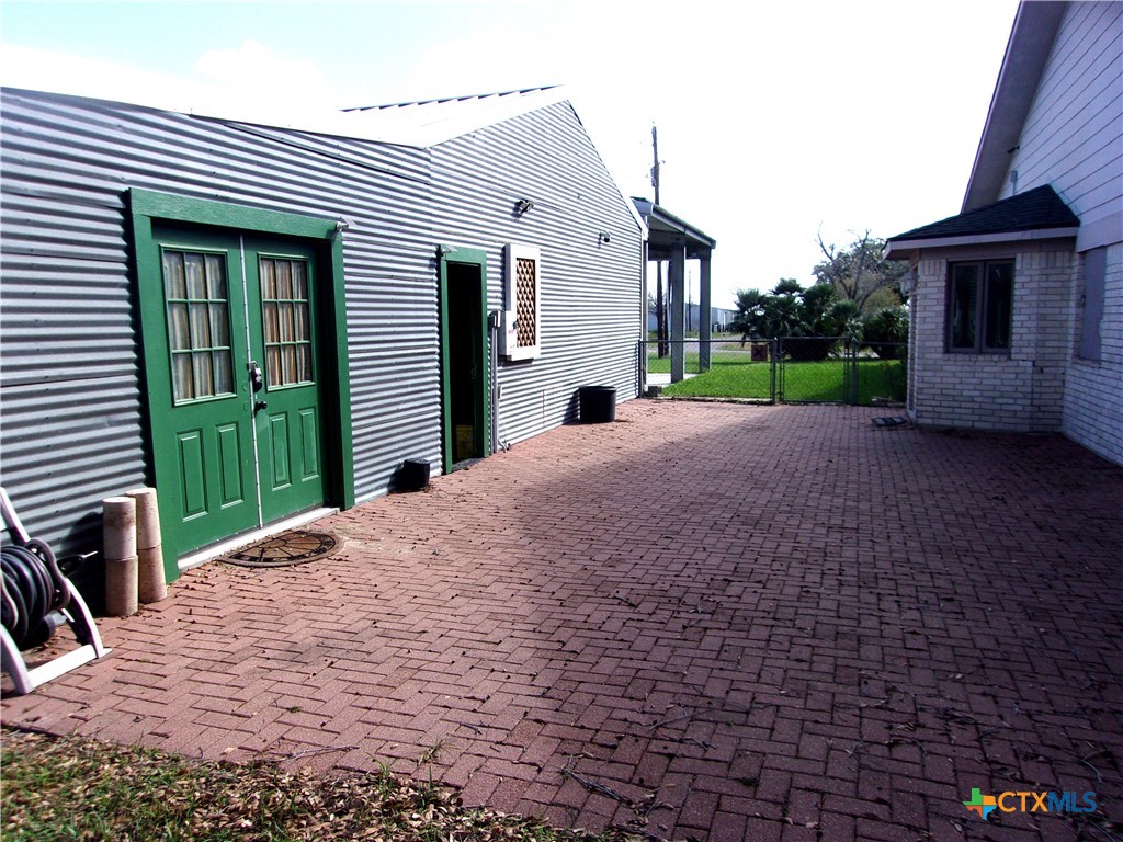 184 Russell Road Victoria, TX 77904 - Photo 20 of 22