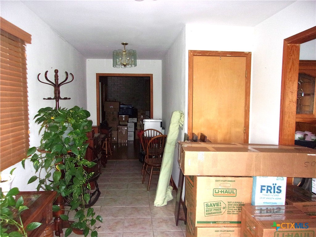 184 Russell Road Victoria, TX 77904 - Photo 3 of 22