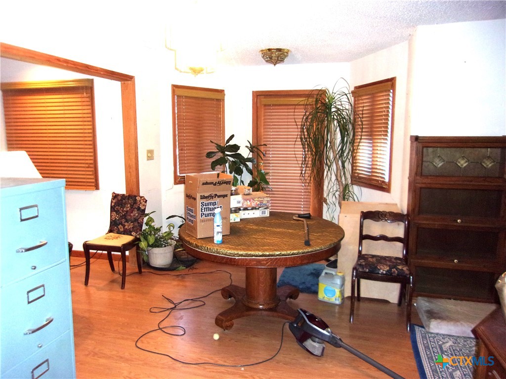 184 Russell Road Victoria, TX 77904 - Photo 5 of 22