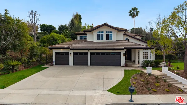 $3,195,000 | 18500 St Moritz Drive, Tarzana, CA 91356