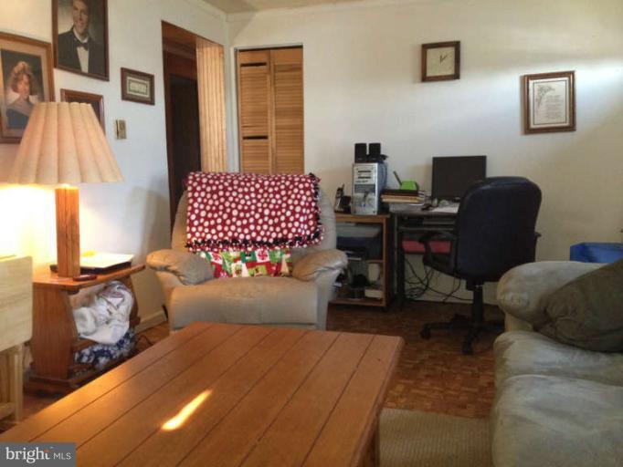 15 Walnut Road Ranson, WV 25438 - Photo 8 of 20 Living Room