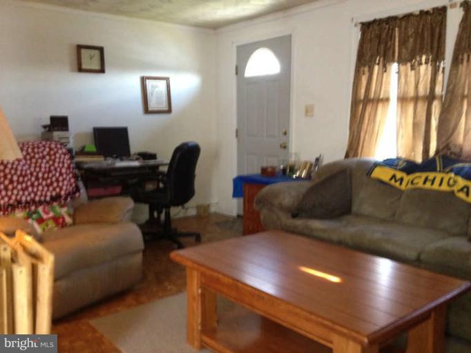 15 Walnut Road Ranson, WV 25438 - Photo 9 of 20 Living Room