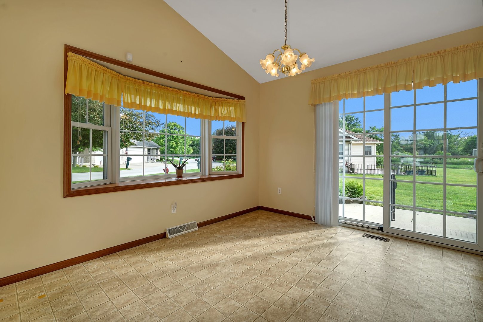 108 Winding Trail Diamond, IL 60416 - Photo 11 of 26