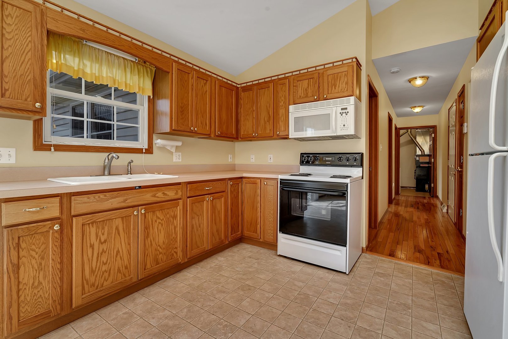 108 Winding Trail Diamond, IL 60416 - Photo 9 of 26