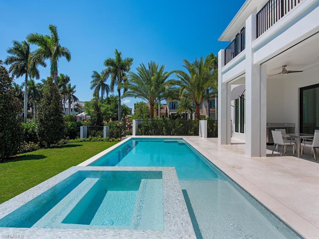 2500 Windward Way Naples, FL 34103 - Photo 6 of 26 Gallery Image 6