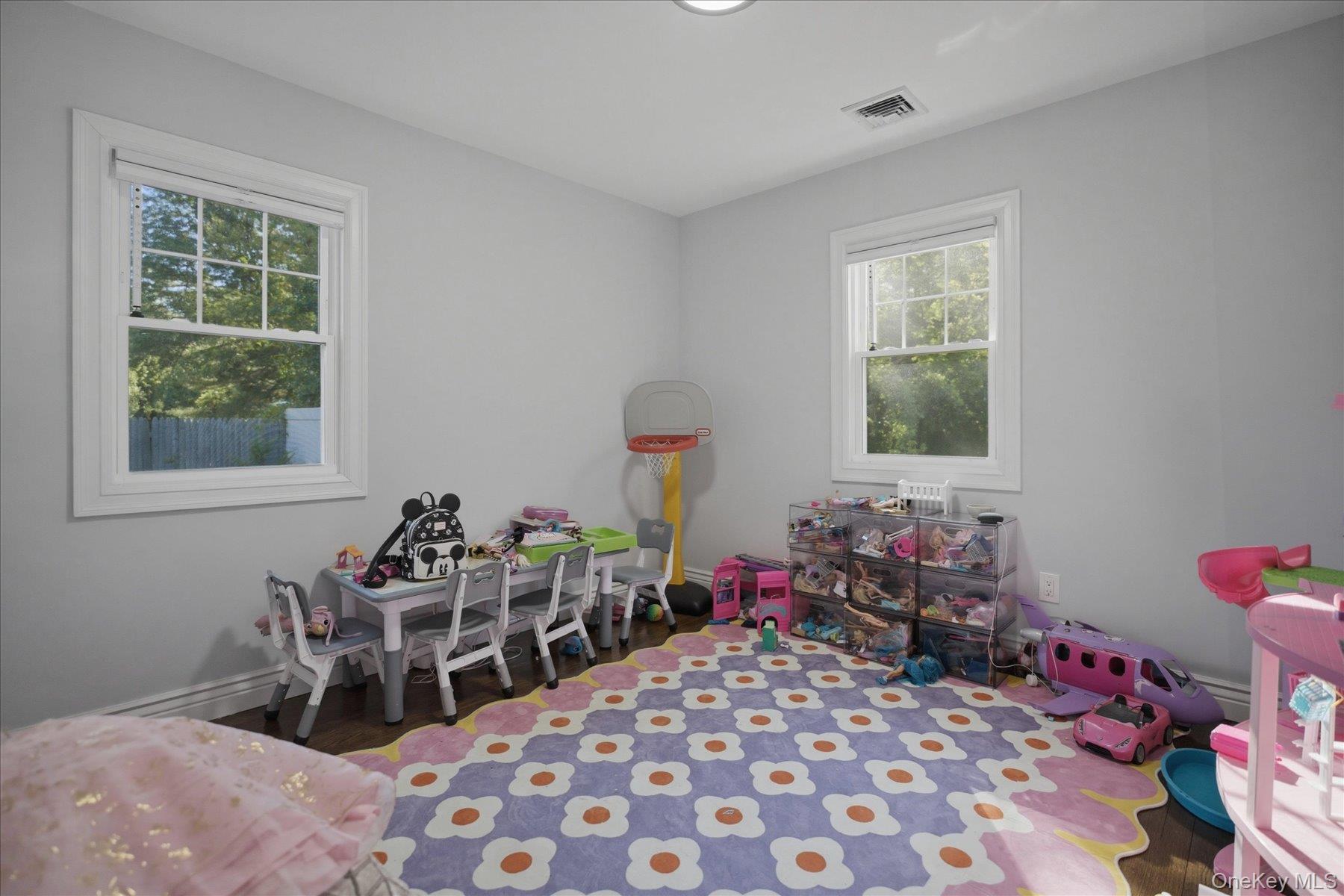 174 Warner Road Huntington, NY 11743 - Photo 17 of 46