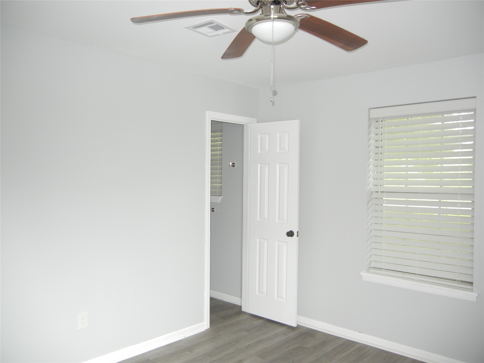20811 Emerald Street Prairie View, TX 77484 - Photo 7 of 13 Primary bedroom