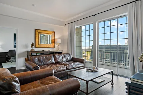$375,000 | 3225 Turtle Creek Boulevard, Unit 842, Dallas, TX 75219