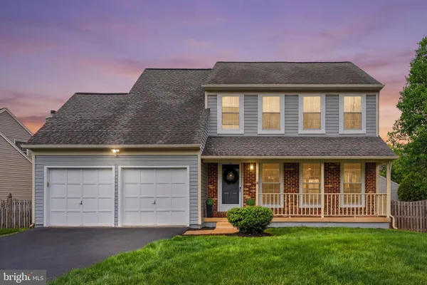 $945,500 | 2982 Emerald Chase Drive, Herndon, VA 20171