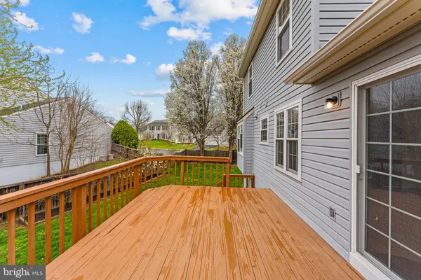 $945,500 | 2982 Emerald Chase Drive, Herndon, VA 20171