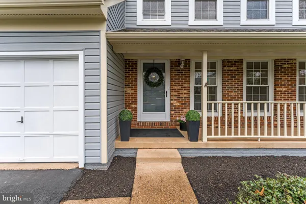 $945,500 | 2982 Emerald Chase Drive, Herndon, VA 20171