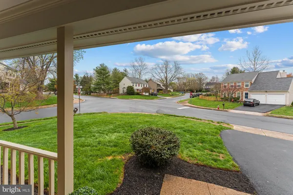 $945,500 | 2982 Emerald Chase Drive, Herndon, VA 20171