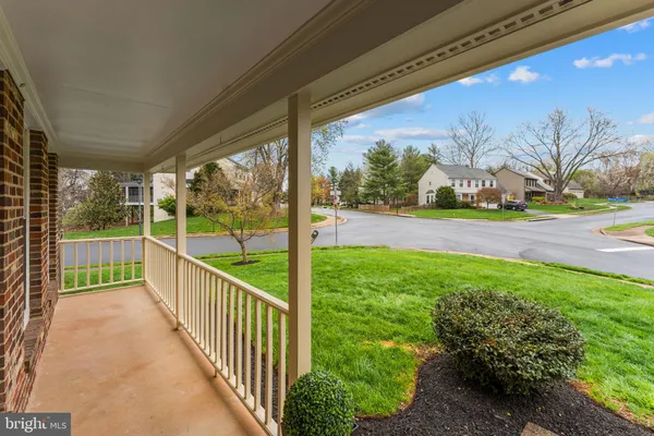 $945,500 | 2982 Emerald Chase Drive, Herndon, VA 20171