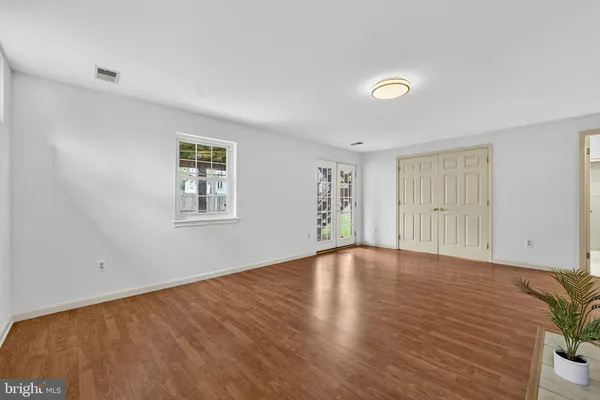 $945,500 | 2982 Emerald Chase Drive, Herndon, VA 20171