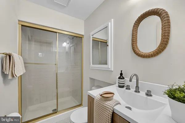 $945,500 | 2982 Emerald Chase Drive, Herndon, VA 20171