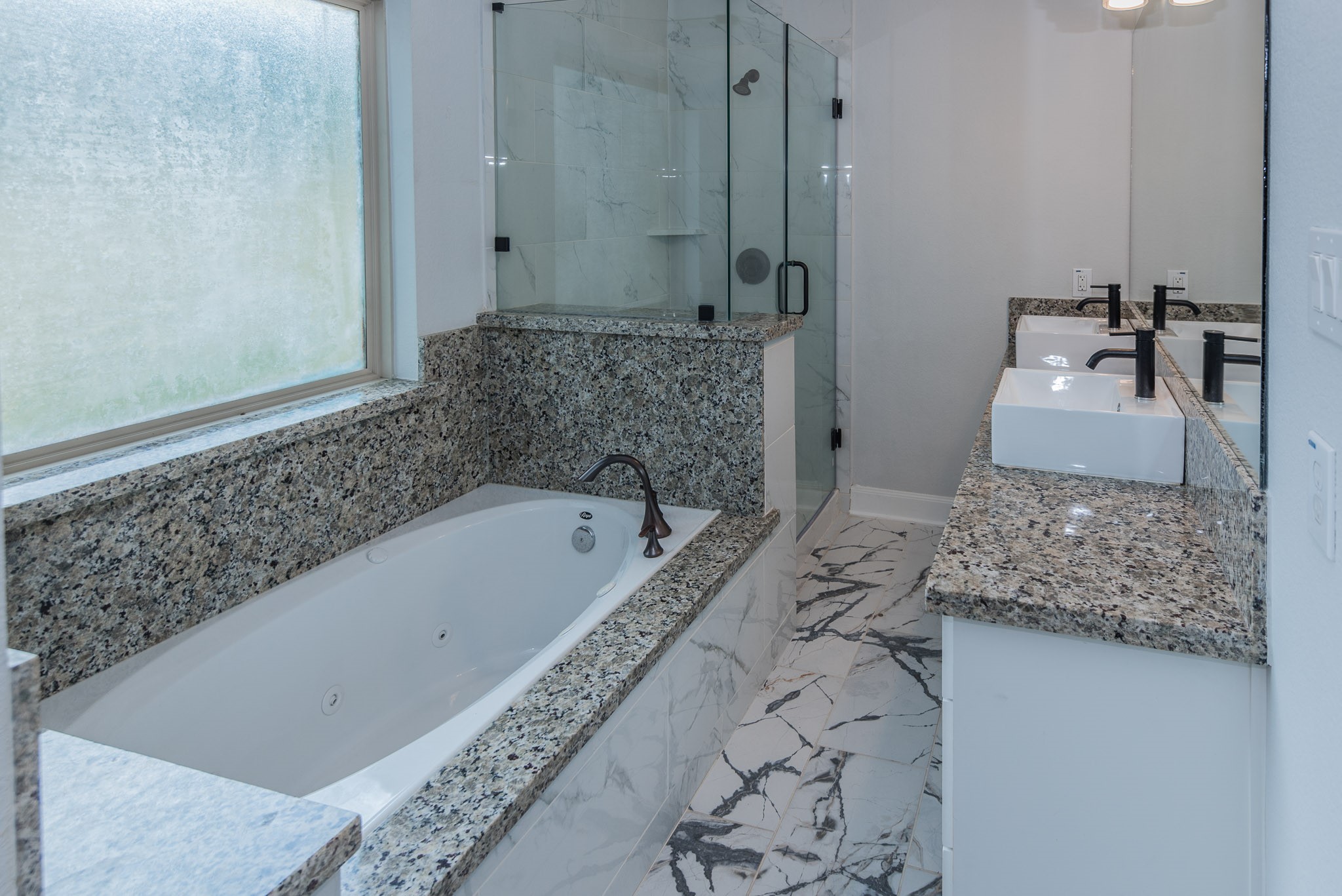 7705 Pin Oak Street Montgomery, TX 77316 - Photo 12 of 24 Primary Bath with jetted tub, separate shower and dual sinks