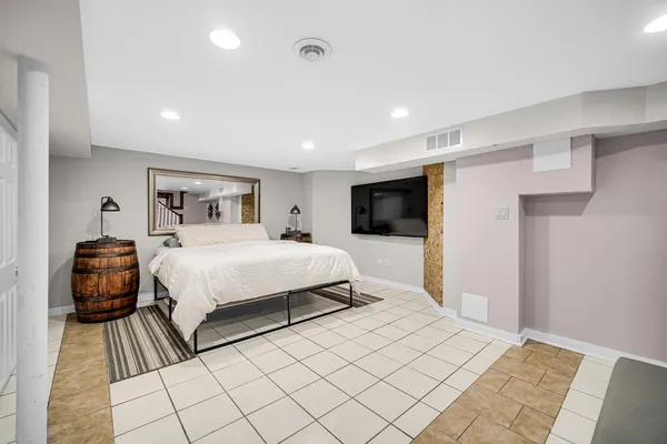 $430,000 | 2831 North Austin Avenue, Chicago, IL 60634