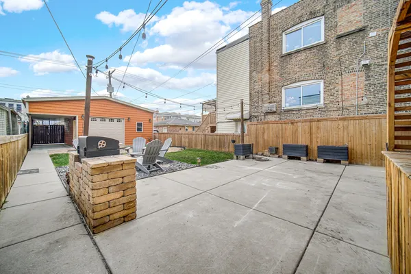 $430,000 | 2831 North Austin Avenue, Chicago, IL 60634