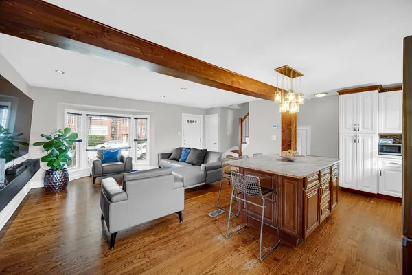 $430,000 | 2831 North Austin Avenue, Chicago, IL 60634