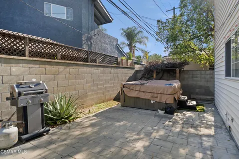 a house view with a backyard space