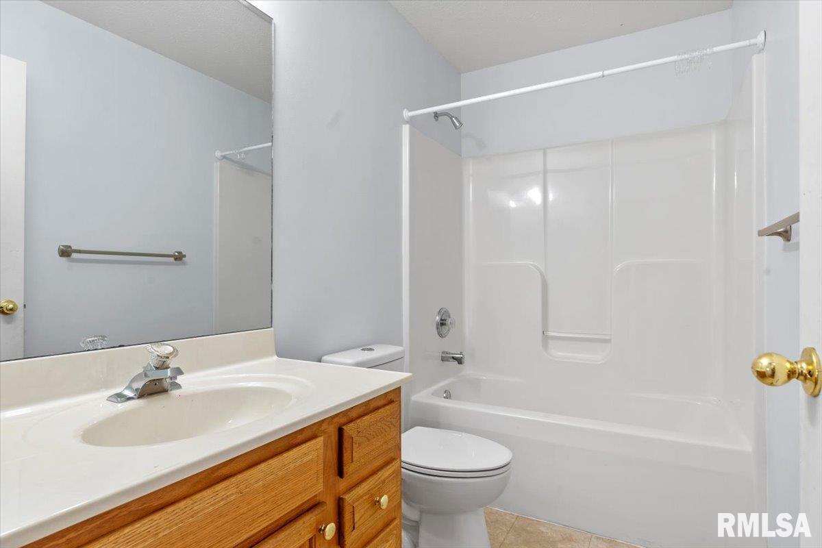 2416 Neil Road Springfield, IL 62702 - Photo 14 of 28