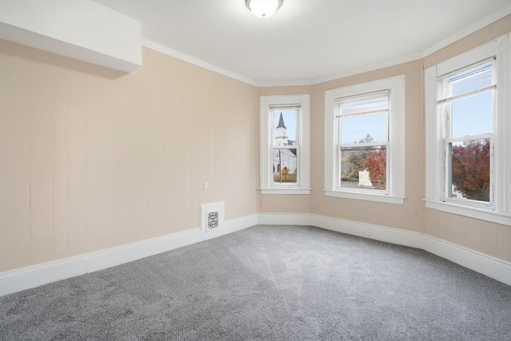 201 Main Street Springfield, MA 01108 - Photo 17 of 25 an empty room with windows