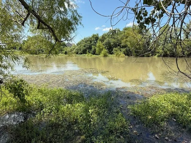 $699,900 | 926 Lakeland Circle, Rosharon, TX 77583